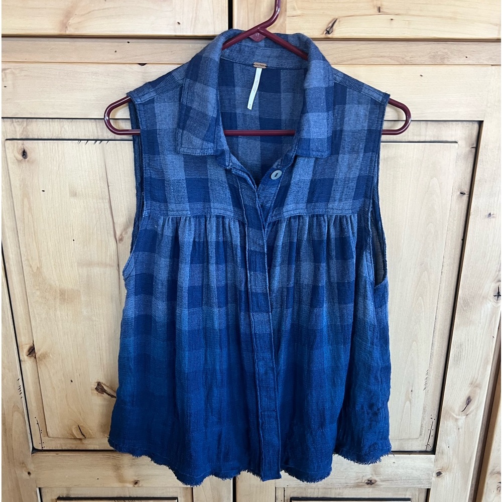 Free People women’s medium sleeveless button front indigo blue plaid shirt - Picture 7 of 7